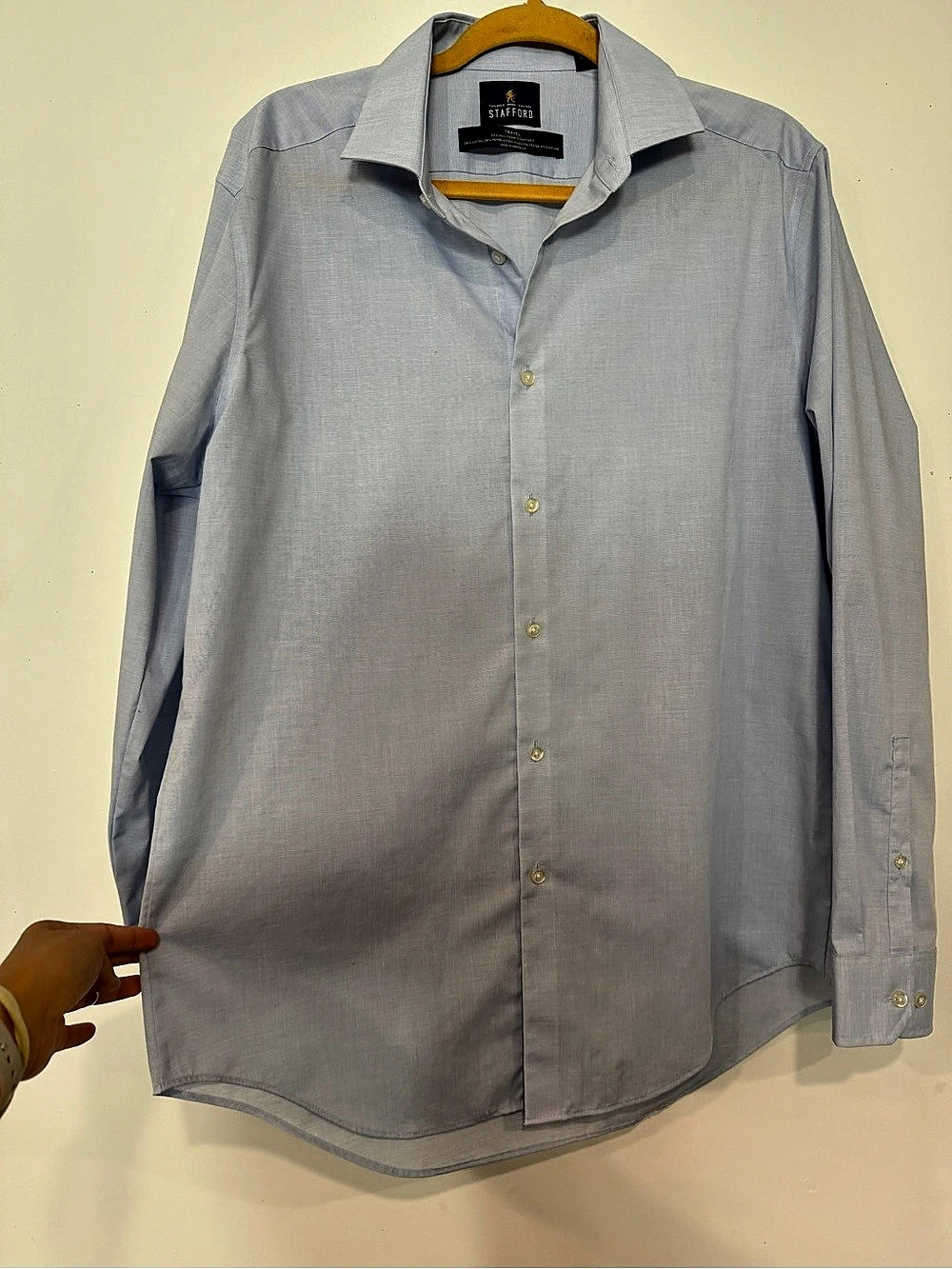 Stafford Travel Easy Care Men's Blue Button Down Size Large Like New
